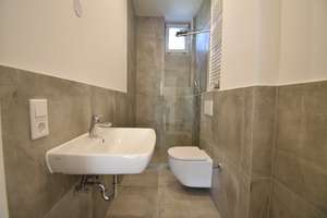 Erstbezug nach Sanierung! 2-Zimmer-Altbau-Wohnung mit 2 Balkonen  – Hansaallee 244, 40547 Lörick, Düsseldorf – Vorschaubild 8