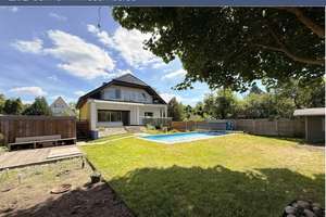 Pool, Sonne, Privatsphäre – Familienhaus mit außergewöhnlichem Raumgefühl – Die vollständige Adresse der Immobilie erhältst du vom Anbieter., 12587 Friedrichshagen, Berlin – Vorschaubild 1