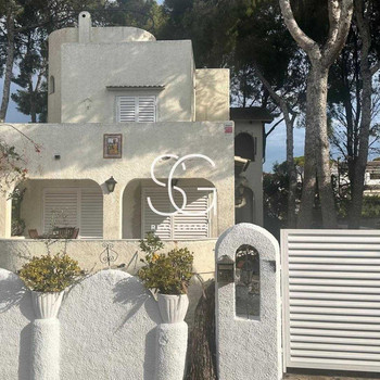 SPEKTAKULÄRES HAUS MIT MEERBLICK