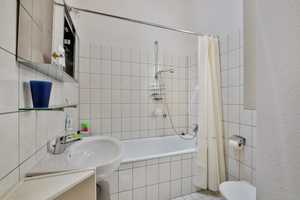 Schicke 3-Zimmer-DG-Wohnung mit Terrasse und Empore – Pforzheim – Vorschaubild 7