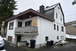 Einfamilienhaus mit Entwicklungspotenzial in Usingen! – Die vollständige Adresse der Immobilie erhältst du vom Anbieter., 61250 Usingen – Vorschaubild 1