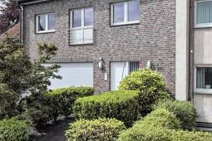 3.Fam.Haus mit jeweils 3Zi.Küche,Diele Bad und separates WC mit großen Balkonen und 30qm Terrasse.
 – Neusser Straße 394, 41065 Lürrip, Mönchengladbach – Vorschaubild 3