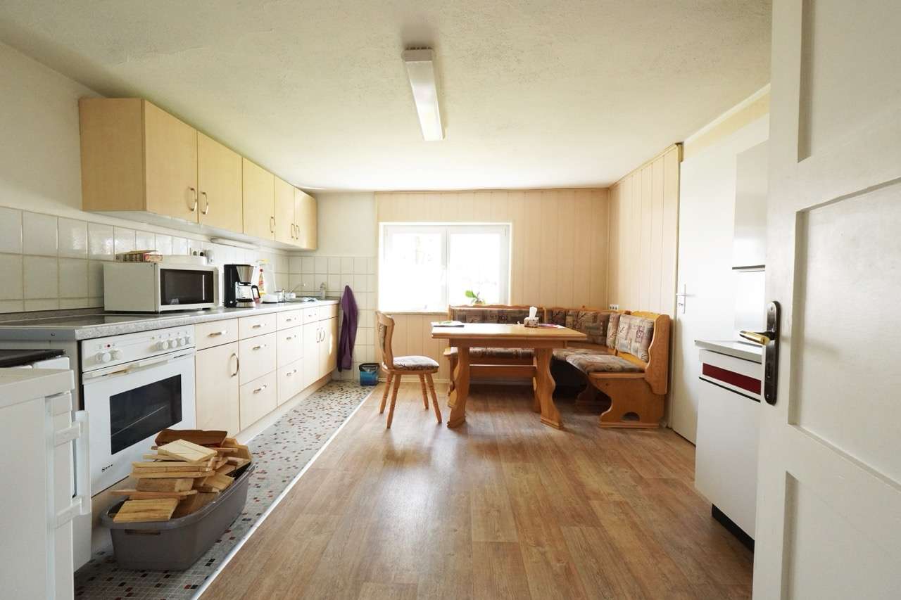 Immobilie in Penzing - Schönes Haus mit viel Platz - und großzügigem Grundstück - Bild 1