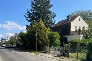 Freistehendes Einfamilienhaus mit Dachterrasse, Garten und viel Platz auf drei Etagen – Die vollständige Adresse der Immobilie erhältst du vom Anbieter., 12309 Lichtenrade, Berlin – Vorschaubild 1