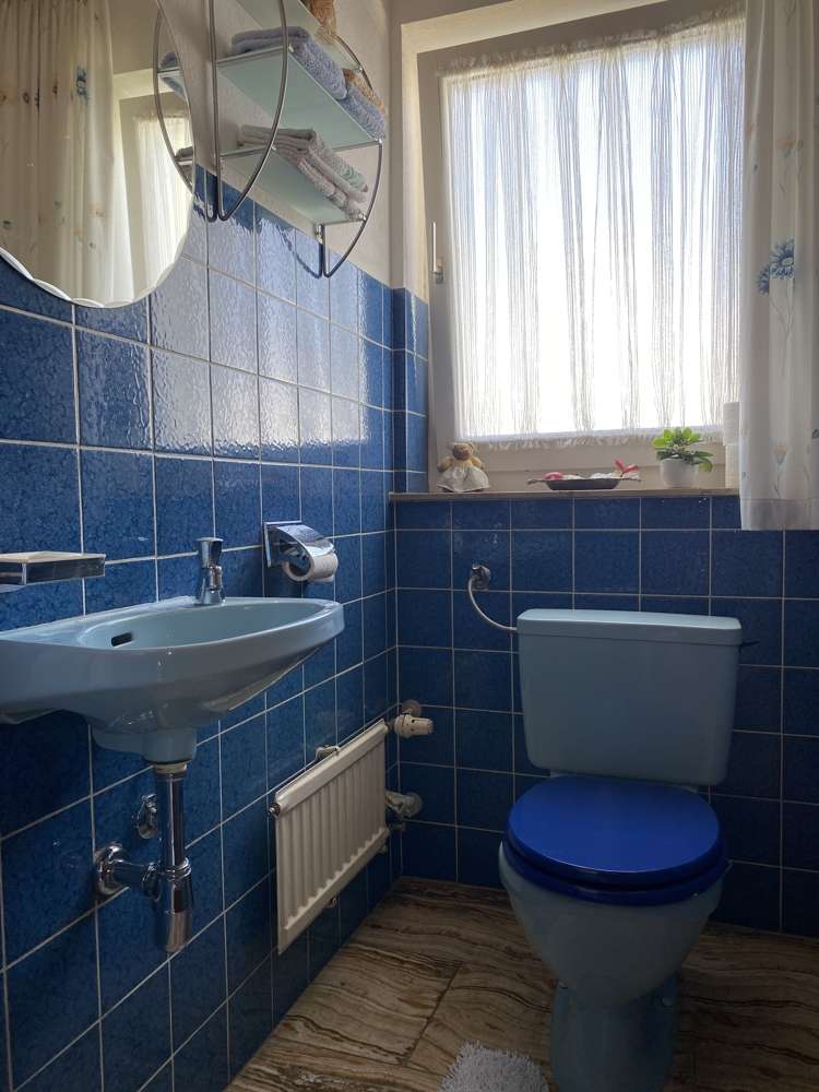 Immobilie in Rottweil - Gepflegtes Einfamilienhaus mit Einliegerwohnung in ruhiger Lage, mit Garten und Garage - Bild 6