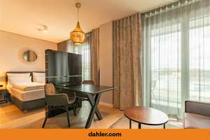 Möbliertes Studio mit Balkon: 10.OG Cloud No.7 über Milaneo