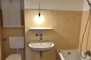 Sanierte gemütliche 2 Zimmerwohnung mit Balkon zum 01.03.2025 frei! – Rheinstr. 84, 27570 Bremerhaven – Vorschaubild 2