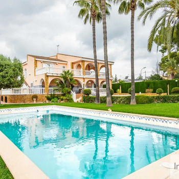 CHALET IN LA ELIANA
