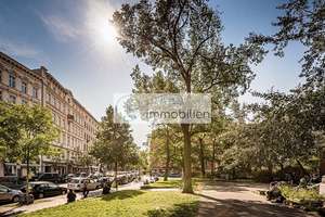 RENOVIERUNGSBEDÜRFTIGE KAPITALANLAGE – VERMIETETE WOHNUNG MIT BALKON NAHE WINTERFELDTPLATZ