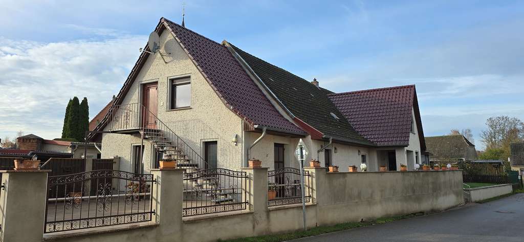 Immobilie in Bartow - Charmantes Haus mit Ausbaureserve und Dreifachgarage – perfekt für neue Ideen - Bild 1