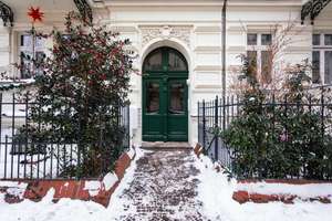 Bezugsfrei! Provisionsfrei! Frisch renovierte 2-Zimmer-DG-Wohnung gegenüber vom Schloss Sanssouci – Die vollständige Adresse der Immobilie erhältst du vom Anbieter., 14471 Brandenburger Vorstadt, Potsdam – Vorschaubild 2
