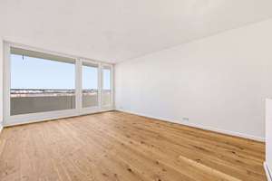 Skyline trifft Alpenpanorama – Wohnen mit Weitblick – Die vollständige Adresse der Immobilie erhältst du vom Anbieter., 81369 Mittersendling, München – Vorschaubild 2