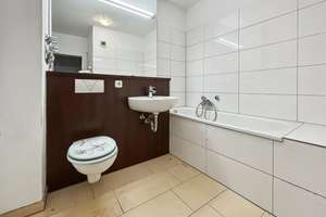 Helle 3-Zimmer-Wohnung mit Loggia in ruhiger Lage von Duisburg – Die vollständige Adresse der Immobilie erhältst du vom Anbieter., 47169 Marxloh, Duisburg – Vorschaubild 6