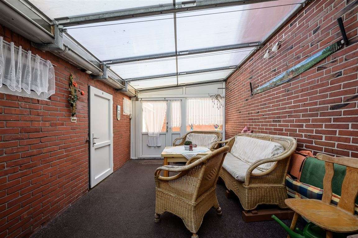 Immobilie in Jemgum - Hinter dem Haus der Deich, und nach vorne weites Land... - Bild 3