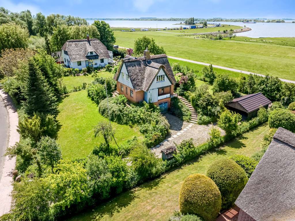 Immobilie in Glückstadt - Rarität - Warfthaus direkt an der Elbe - Bild 0