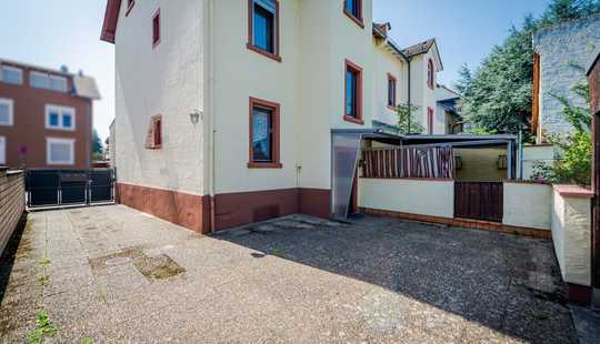 Bild von Offenbach Bieber: Freies Mehrfamilienhaus mit drei Wohneinheiten und großzügigem Garten