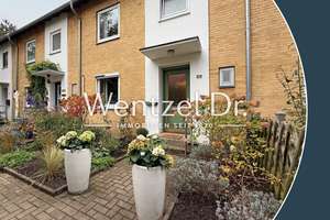 Modernisiertes Mittelreihenhaus mit Garten, Loggia und Ausbaureserve, in ruhiger Lage von Neustadt i – Die vollständige Adresse der Immobilie erhältst du vom Anbieter., 23730 Neustadt in Holstein – Vorschaubild 1