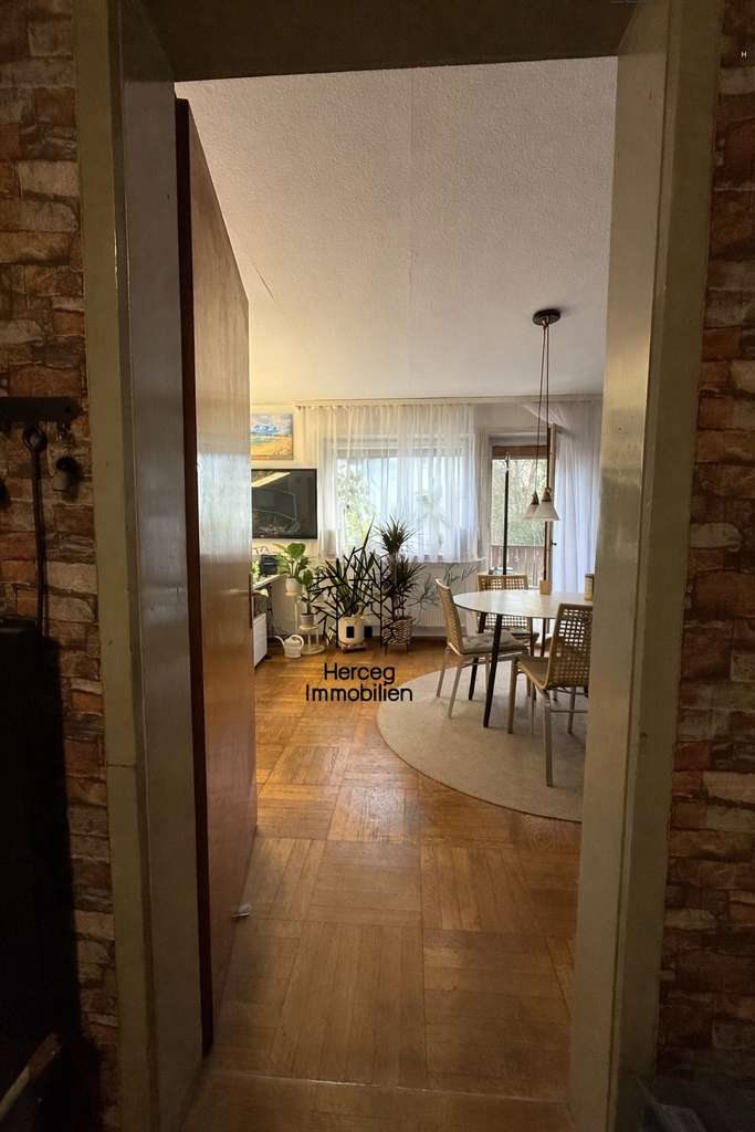 Immobilie in Besigheim - Attraktive Gelegenheit – Einfamilienhaus auf großem Grundstück mit herrlicher Aussicht - Bild 1