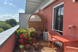 Wohnen auf höchstem Niveau – 3 Zimmer Penthouse mit Dachterrasse in ruhiger Parklage, Poing