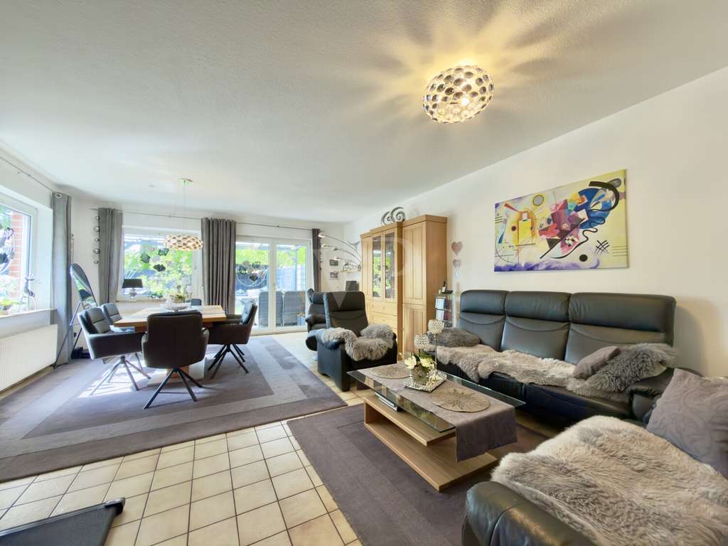 Immobilie in Lingen (Ems) - Ihr neues Zuhause: Gepflegte Doppelhaushälfte mit Westgarten - Bild 2