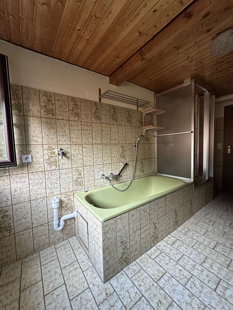 Immobilie in Schöntal - Charaktervoller Hof mit Haus, Garage und Nebengebäuden! - Bild 3