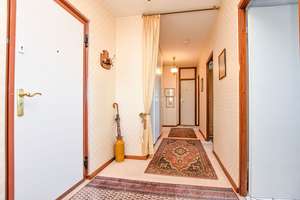 Charmante 3-Zimmer-Wohnung im 14. Obergeschoss mit schönem Weitblick über die Hansestadt Lübeck! – Die vollständige Adresse der Immobilie erhältst du vom Anbieter., 23560 Moisling, Lübeck – Vorschaubild 2