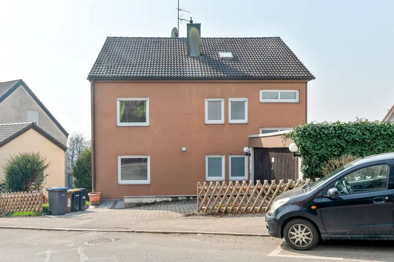 3-4Fam House – Esslingen-Liebersbronn – solar heating, garden, attic potential