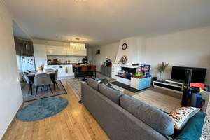 PROVISIONSFREI:helle 4-Zimmer-Wohnung mit Balkon, Kamin, Aufzug, Stellplatz & moderner Einbauküche  
