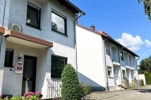 Charmantes Reihenendhaus mit Garage, Stellplatz & großem Garten! – Main-Taunus-Kreis – Vorschaubild 3