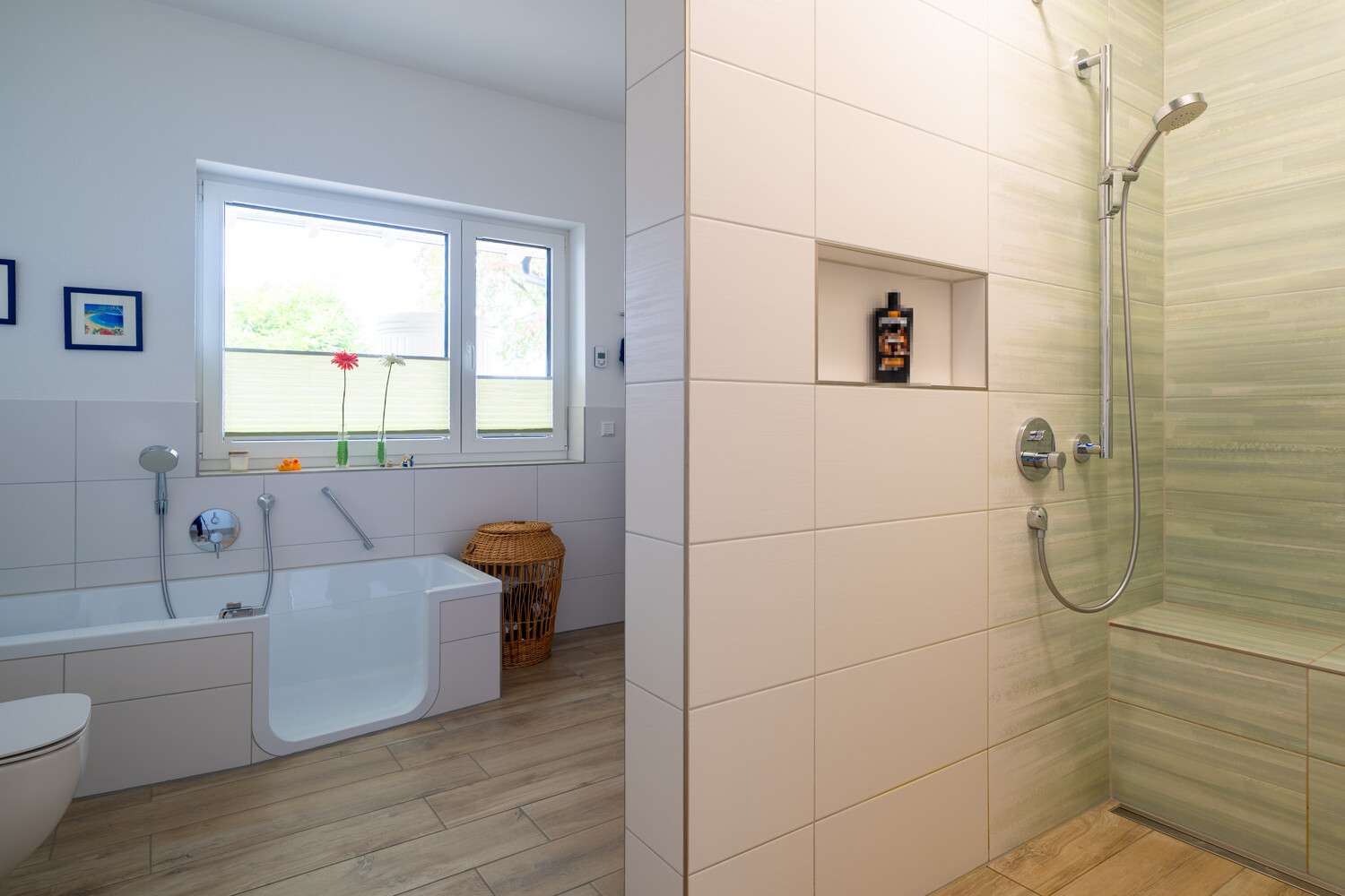 Immobilie in Wutach - Barrierefreier Neubau-Bungalow - über 70 % energieautark - Smart Home, PV & stilvolle Gartenanlage - Bild 5