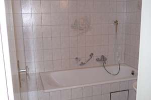 Helle, gepflegte 2,5-Zimmer-Wohnung mit EBK in Innenstadt (Nähe Fuggerei) – Jakoberstr. 10, 86152 Jakobervorstadt-Nord, Augsburg – Vorschaubild 5