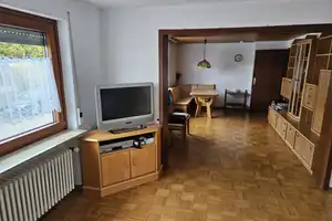 Attraktives und gepflegtes 8-Zimmer-Zweifamilienhaus in Neckartenzlingen – Esslingen (Kreis) – Vorschaubild 6