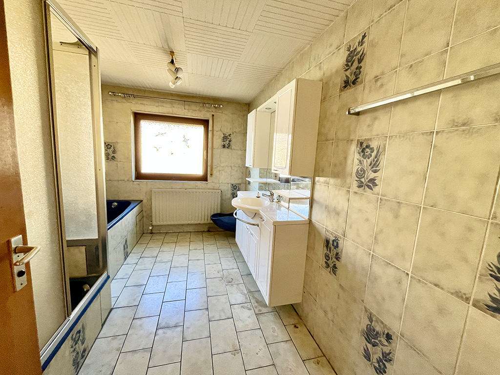 Immobilie in Markgröningen - Zweifamilienhaus mit Garten und Entwicklungspotential - Bild 3