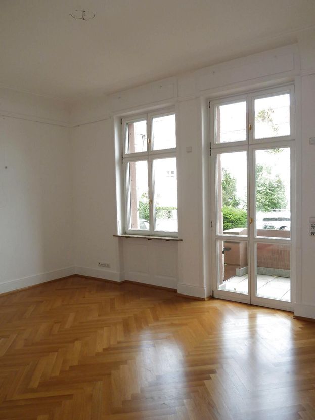 Altbauwohnung im Holzhausenviertel..V-E-R-M-I-E-T-E-T.. image 5