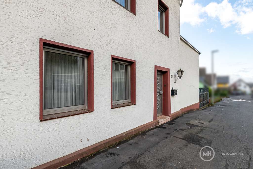 Immobilie in Siegburg - MANNELLA *Natur, Raum & Möglichkeiten* Einfamilienhaus mit beeindruckend großem Garten in Wolsdorf. - Bild 3