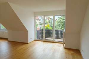 Bezugsfreie 3-Zimmer-Dachgeschosswohnung mit Westbalkon, EBK und Tiefgaragenstellplatz – Die vollständige Adresse der Immobilie erhältst du vom Anbieter., 1217 Kleinpestitz/Mockritz, Dresden – Vorschaubild 2