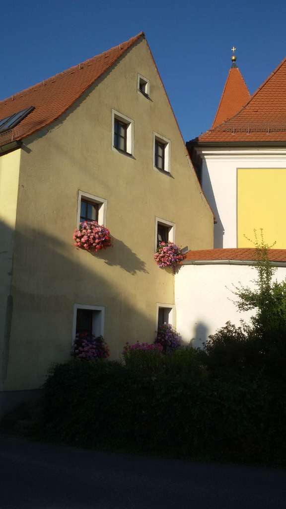 Immobilie in Illschwang - Wohnhaus mit Monteurzimmern und Bädern – sofort vermietbar - Bild 3