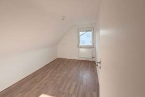 Charmantes Einfamilienhaus in ruhiger Lage – modernisiert und gepflegt mit Garten – Die vollständige Adresse der Immobilie erhältst du vom Anbieter., 74078 Frankenbach, Heilbronn – Vorschaubild 9