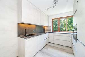 Obersendling - Charmante 2,5-Zimmer-Wohnung mit Balkon und viel Stauraum – Die vollständige Adresse der Immobilie erhältst du vom Anbieter., 81379 Obersendling, München – Vorschaubild 3
