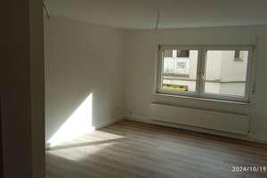 Renovierte 3-Zimmer-Wohnung im Erdgeschoss mit Balkon – Keplerstraße 16, 90478 Glockenhof, Nürnberg – Vorschaubild 1