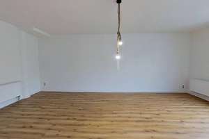 ** ERSTBEZUG nach Renovierung: Große 1-Zimmer-Wohnung mit Wannenbad in Eutritzsch ** – Petzscherstraße 19, 4129 Eutritzsch, Leipzig – Vorschaubild 2