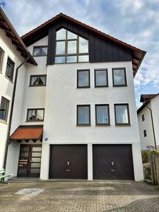 Etagenwohnung mit Garage !