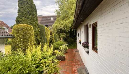 Bild von ***Solide Immobilie mit 2 WE-WEG - Eckgrundstück am Naturschutzgebiet Hummelsbüttler Moore***