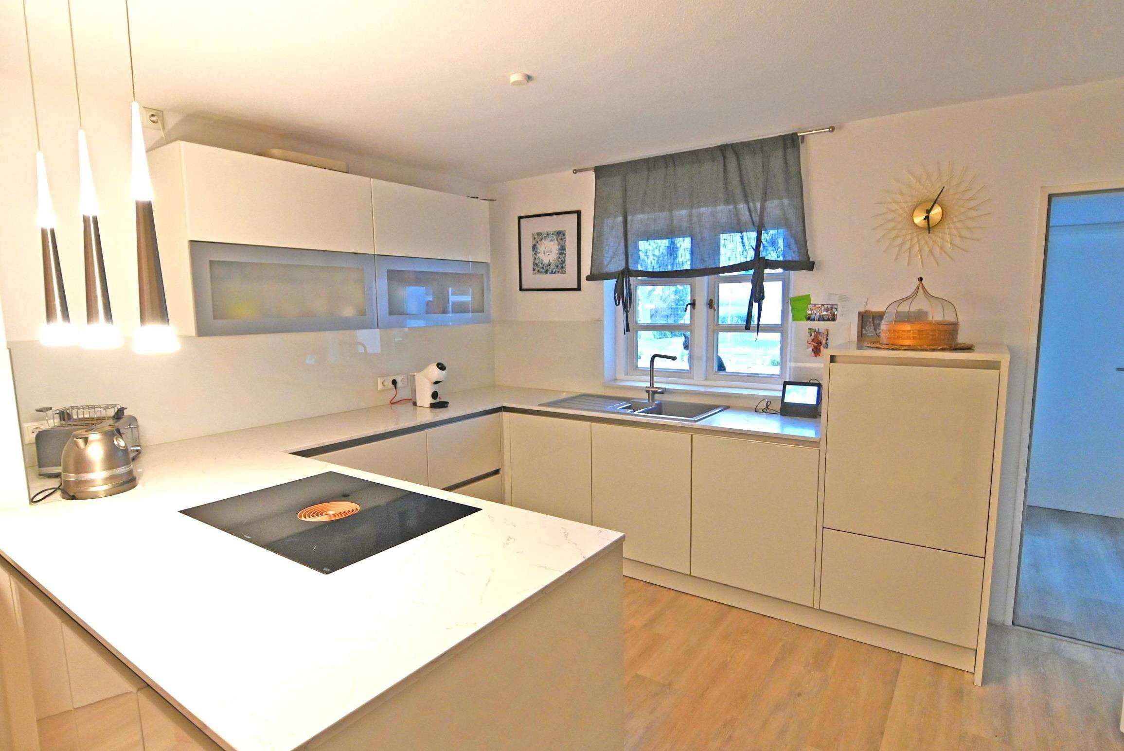 Immobilie in Wendtorf - Modernes Haus in Wendtorf, Wohnfläche ca 350 m², aktuell 3 Wohnungen, aber auch zusammen nutzbar - Bild 8