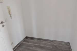 Frisch renovierte 2-Zimmer-Dachgeschosswohnung in der Salzmesserstraße, mit EBK - frei ab sofort – Die vollständige Adresse der Immobilie erhältst du vom Anbieter., 81829 Trudering-Riem (Ortsteil), München – Vorschaubild 9