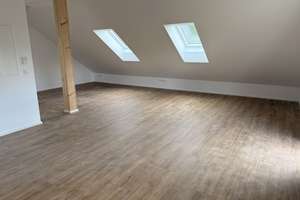 3 Zimmer Wohnung Balkon GästeWC 