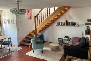 Charmante 3-Zimmer-Maisonette-Wohnung mit Balkon in ruhiger und zentraler Lage