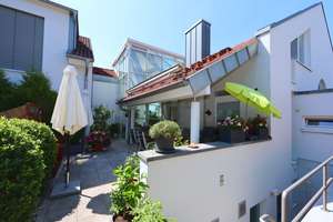 Das Besondere: Einfamilienhaus mit Wintergarten und Wellnessbereich – Die vollständige Adresse der Immobilie erhältst du vom Anbieter., 74385 Pleidelsheim – Vorschaubild 2