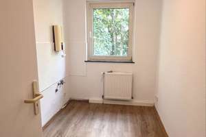 Renovierte 2-Zimmer-Erdgeschosswohnung mit Balkon in Wuppertal  – Hesselnberg 25, 42285 Barmen, Wuppertal – Vorschaubild 7
