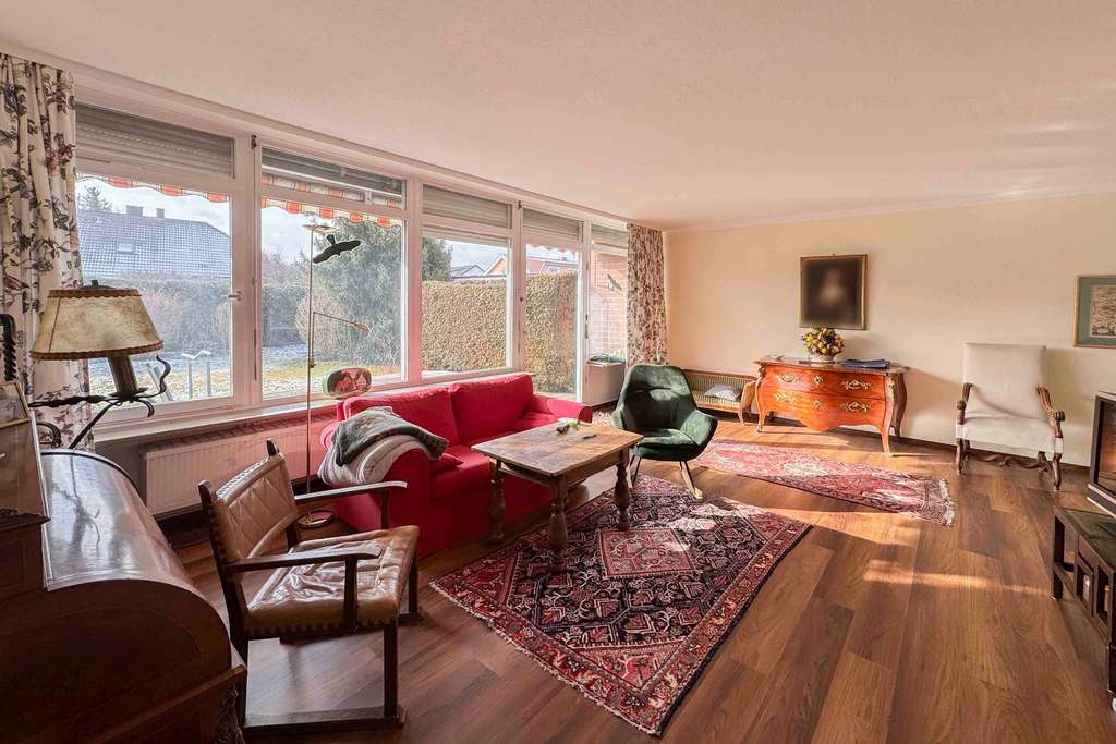 Immobilie in Pyrbaum - Wohnen auf einer Ebene – gepflegtes EFH mit Garten & sofort bezugsfrei! - Bild 2